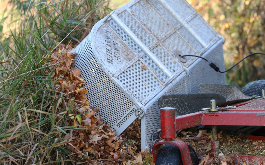 When Should You Use a Lawnmower Side Discharge Leaf Collector?