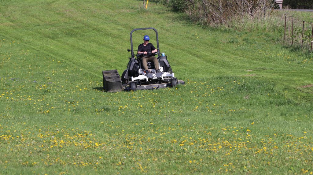 KAGE Katcher Grass Catcher on large lawn