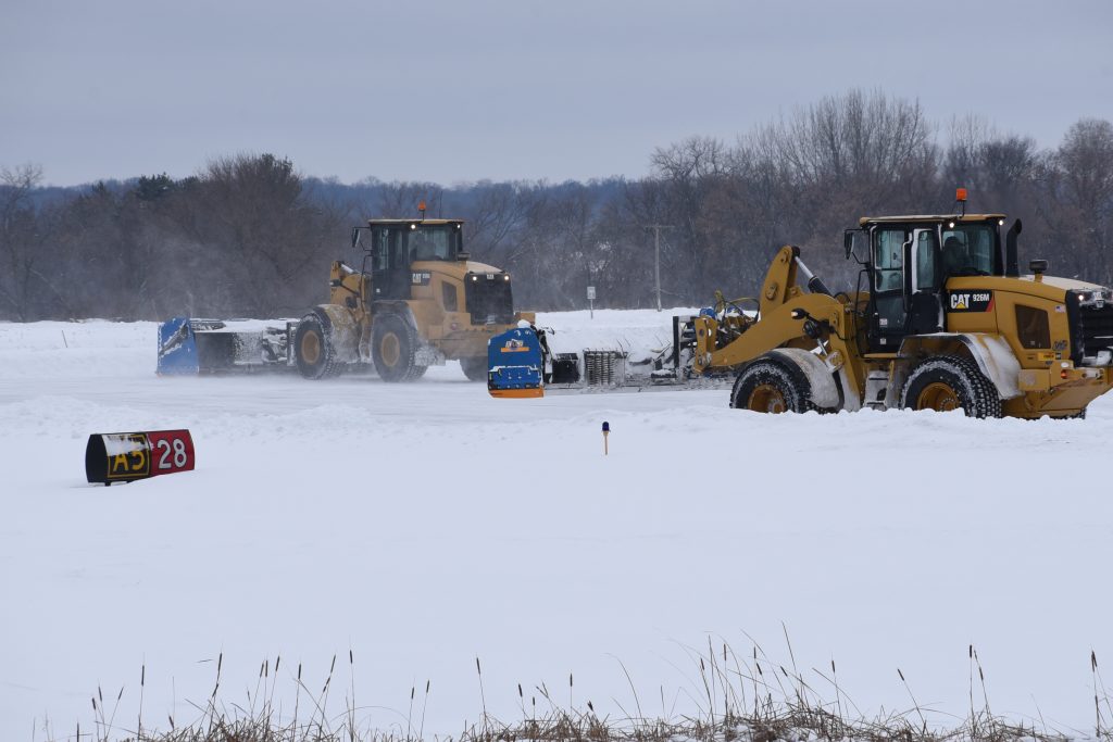 SnowStorm & SnowDozer Airport Snow Plows